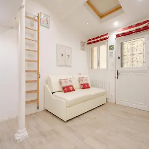 Superb Tiny House In Heart Of 1st! Apartment
