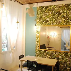 Arty 20m² District Of Batignolles Apartment